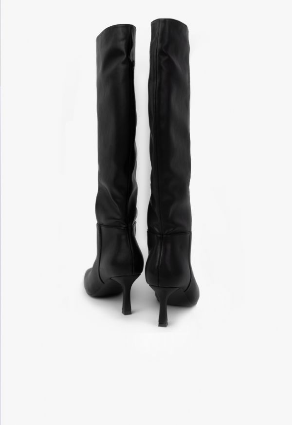 Solid round toe heeled 2024 boots