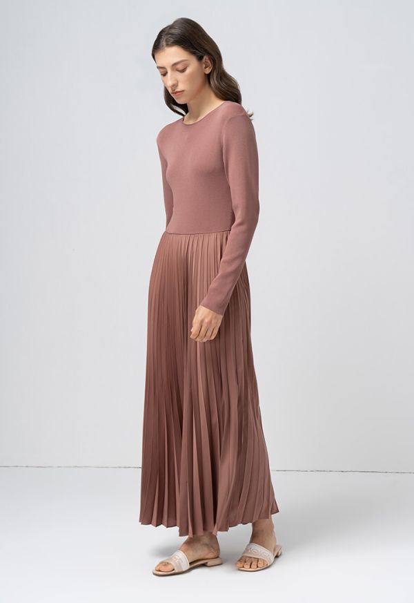 Long pleated store dress