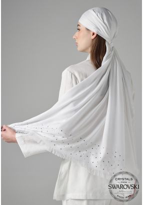 حجاب بتصميم شال مزين بالكرستال