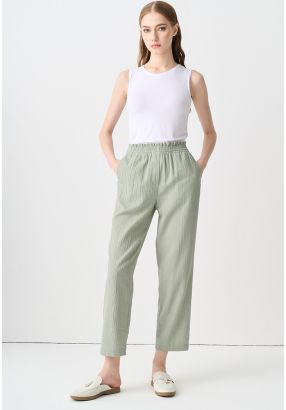 Textured Relaxed Fit Solid Trouser