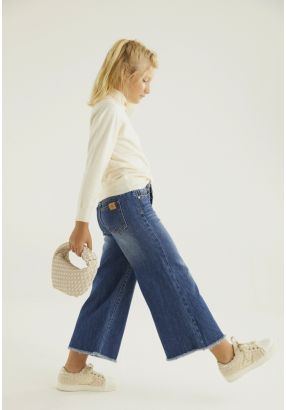 Wide Leg Frayed Jeans